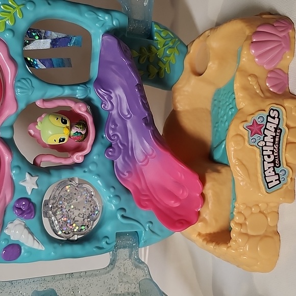 Hatchimals colleggtibles mermal magic pool.coral castle play set 7 Hatchimals - Picture 7 of 9